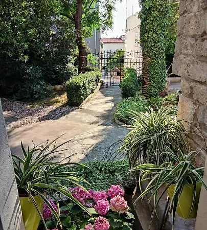 Tinka 아파트 마카르스카